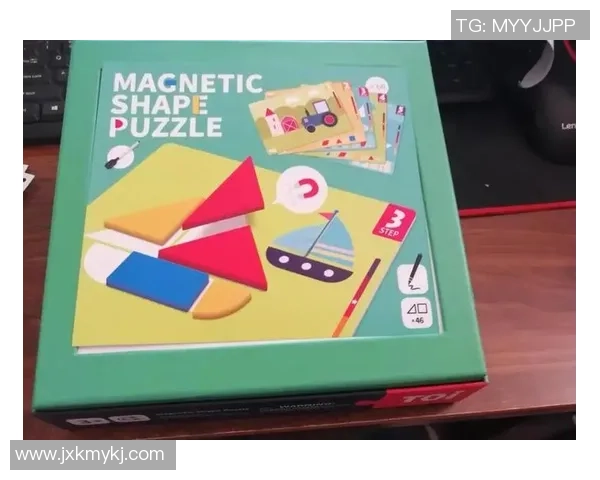 趣味挑战足球球星拼图游戏随机组合考验眼力与记忆