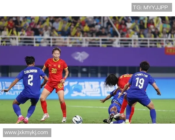 女足球星莉娜的精彩表现和成长历程全纪录视频解析